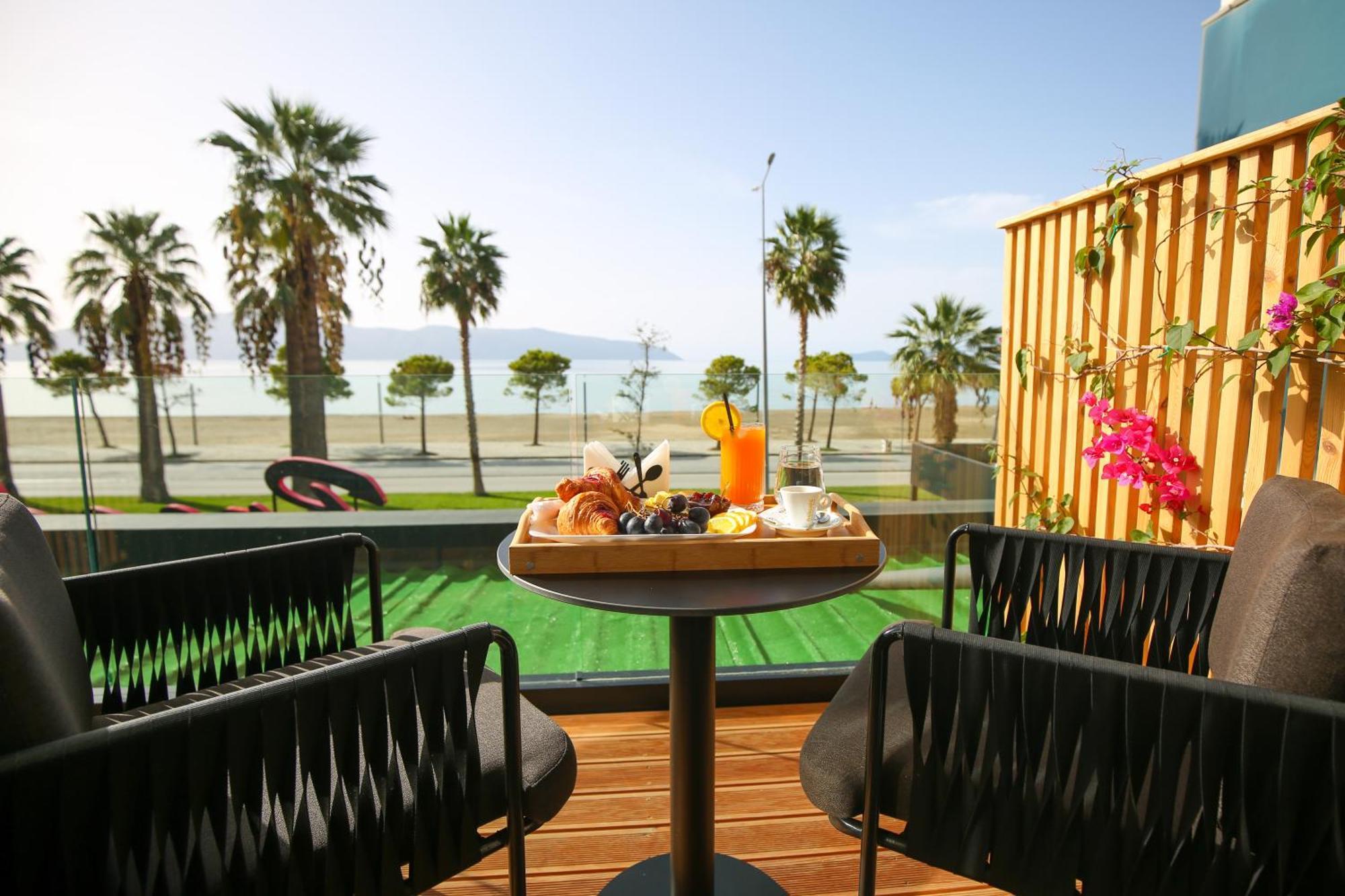 Vlorë Charm Hotel מראה חיצוני תמונה