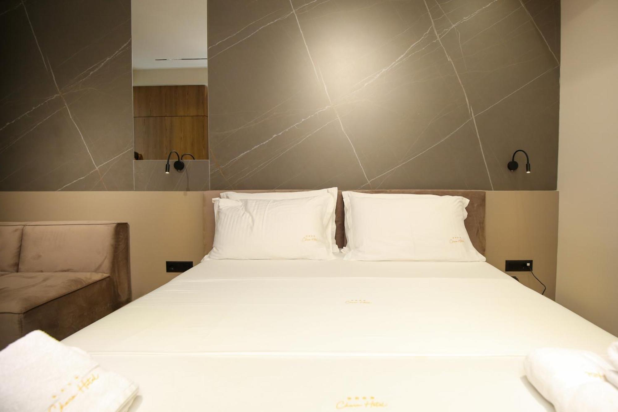 Vlorë Charm Hotel מראה חיצוני תמונה