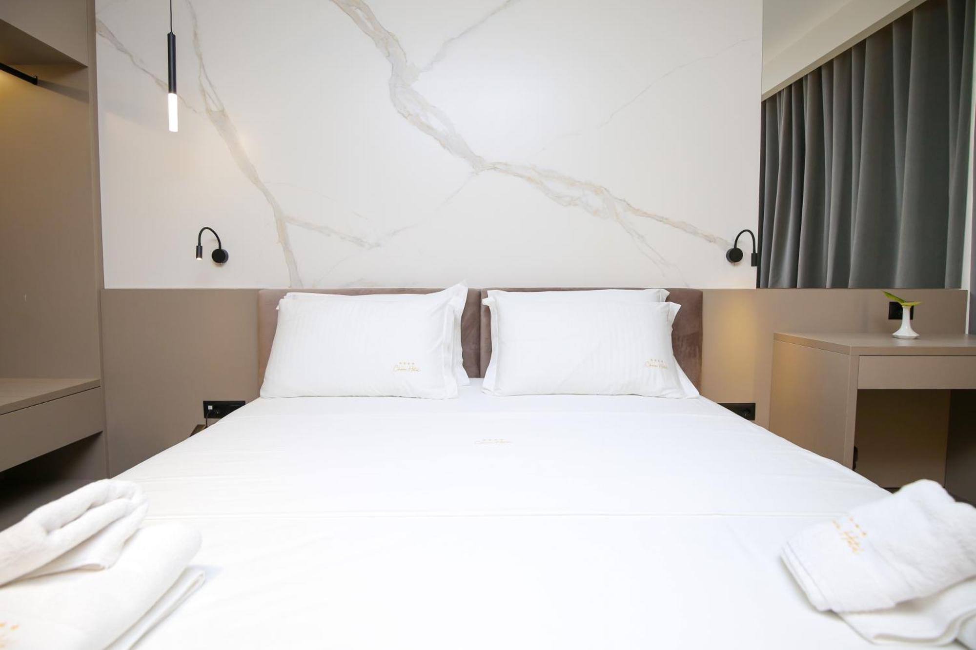 Vlorë Charm Hotel מראה חיצוני תמונה