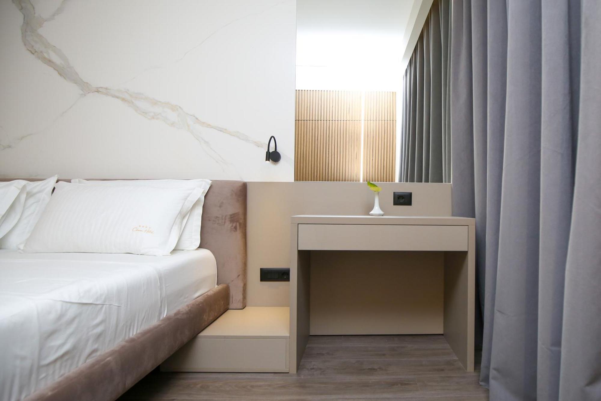 Vlorë Charm Hotel מראה חיצוני תמונה