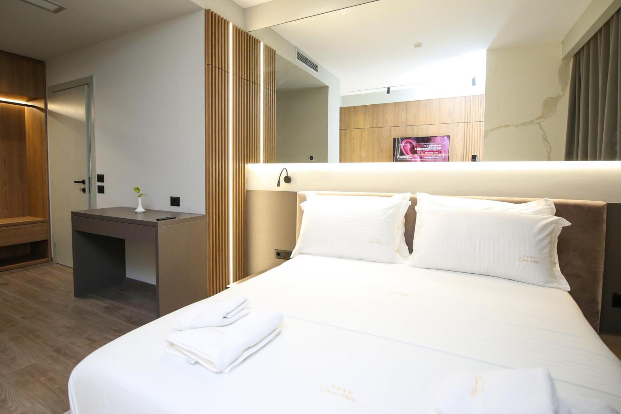 Vlorë Charm Hotel מראה חיצוני תמונה