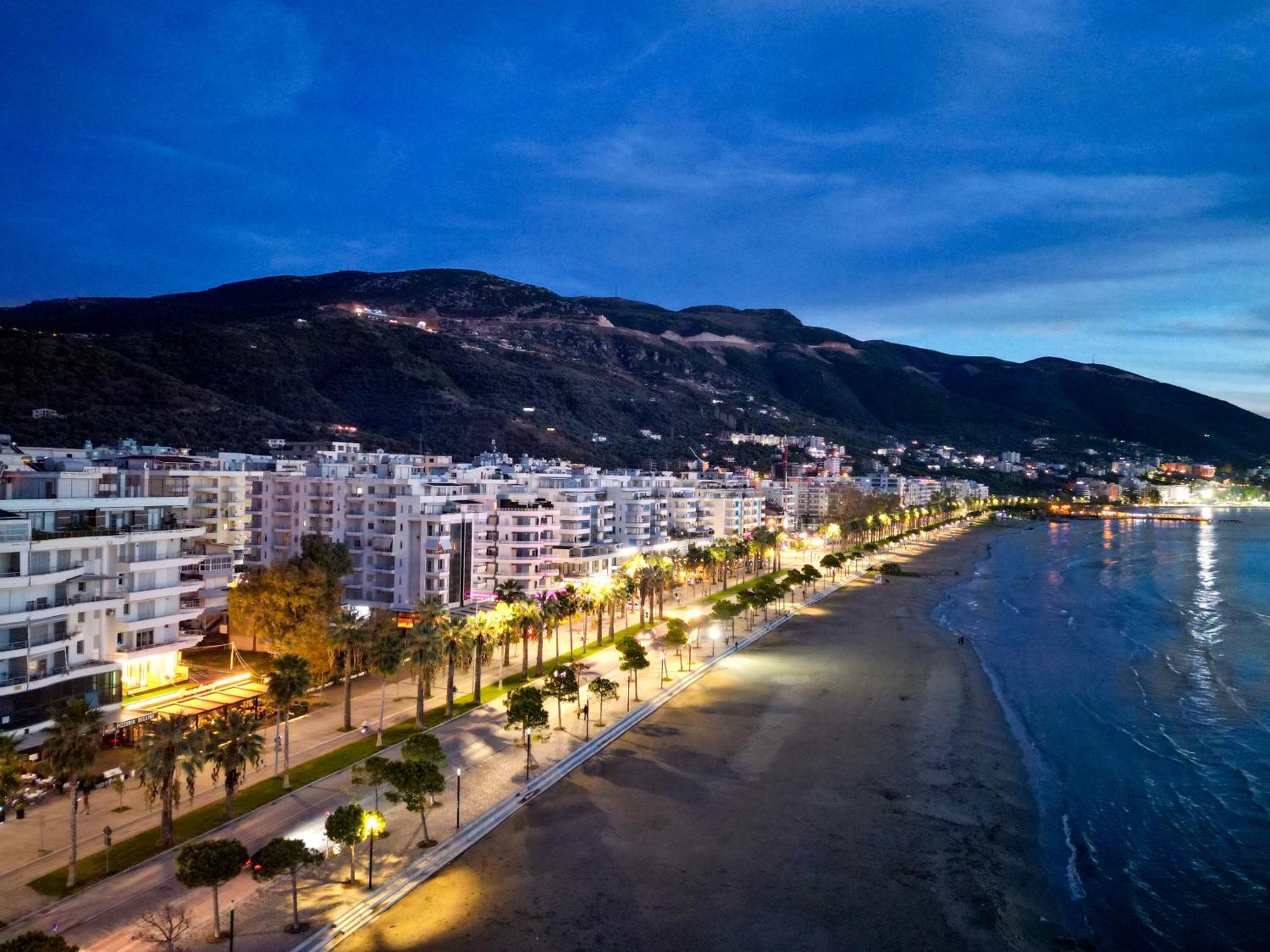 Vlorë Charm Hotel מראה חיצוני תמונה