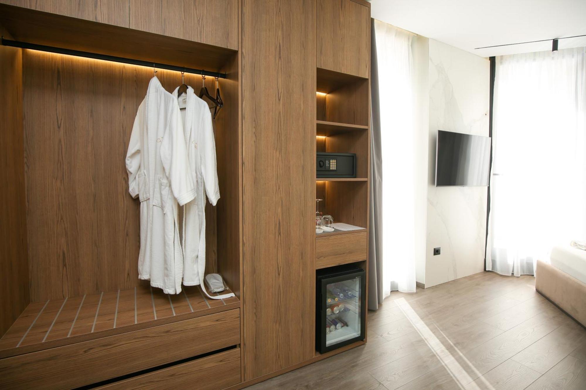 Vlorë Charm Hotel מראה חיצוני תמונה