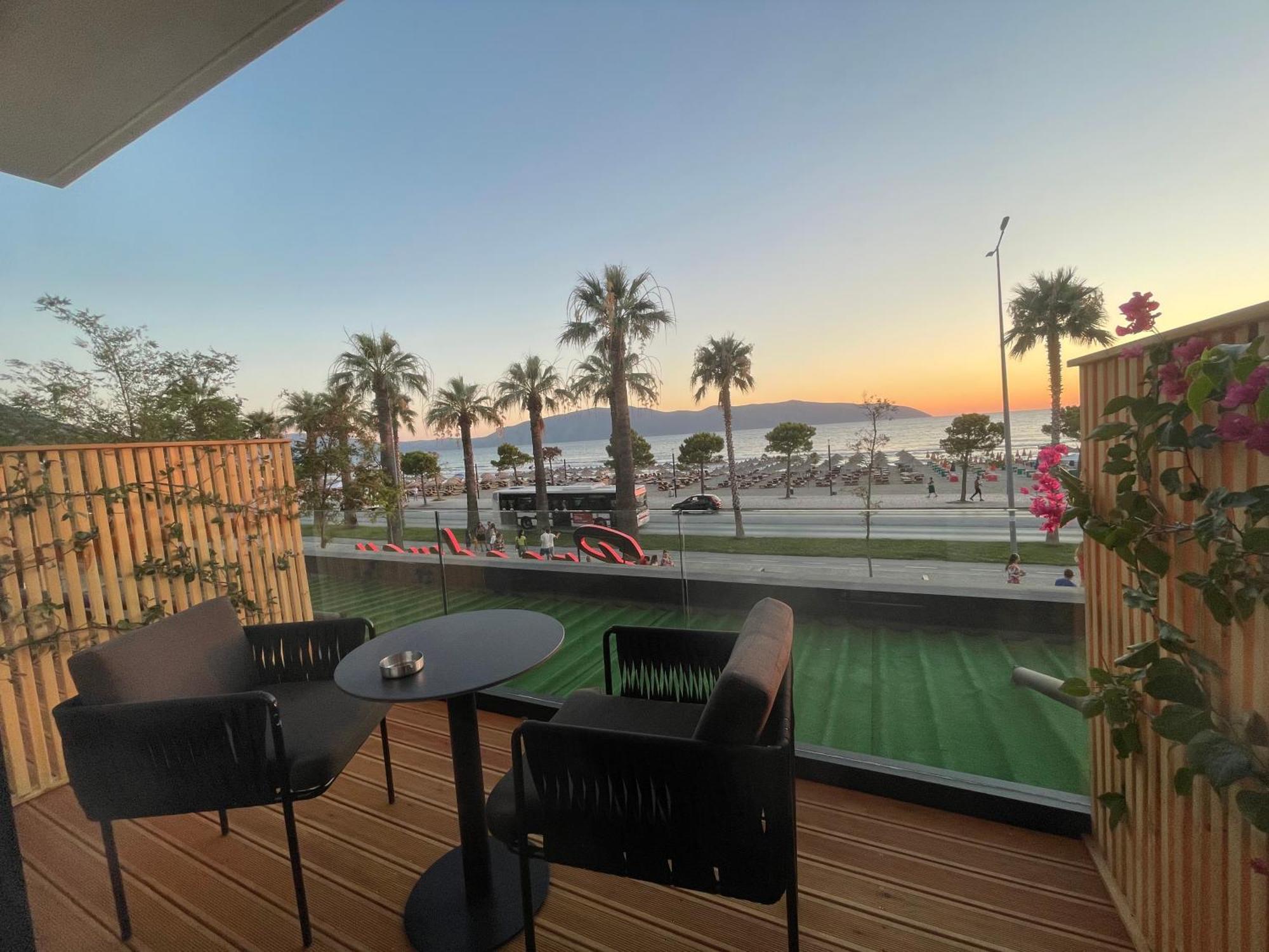 Vlorë Charm Hotel מראה חיצוני תמונה