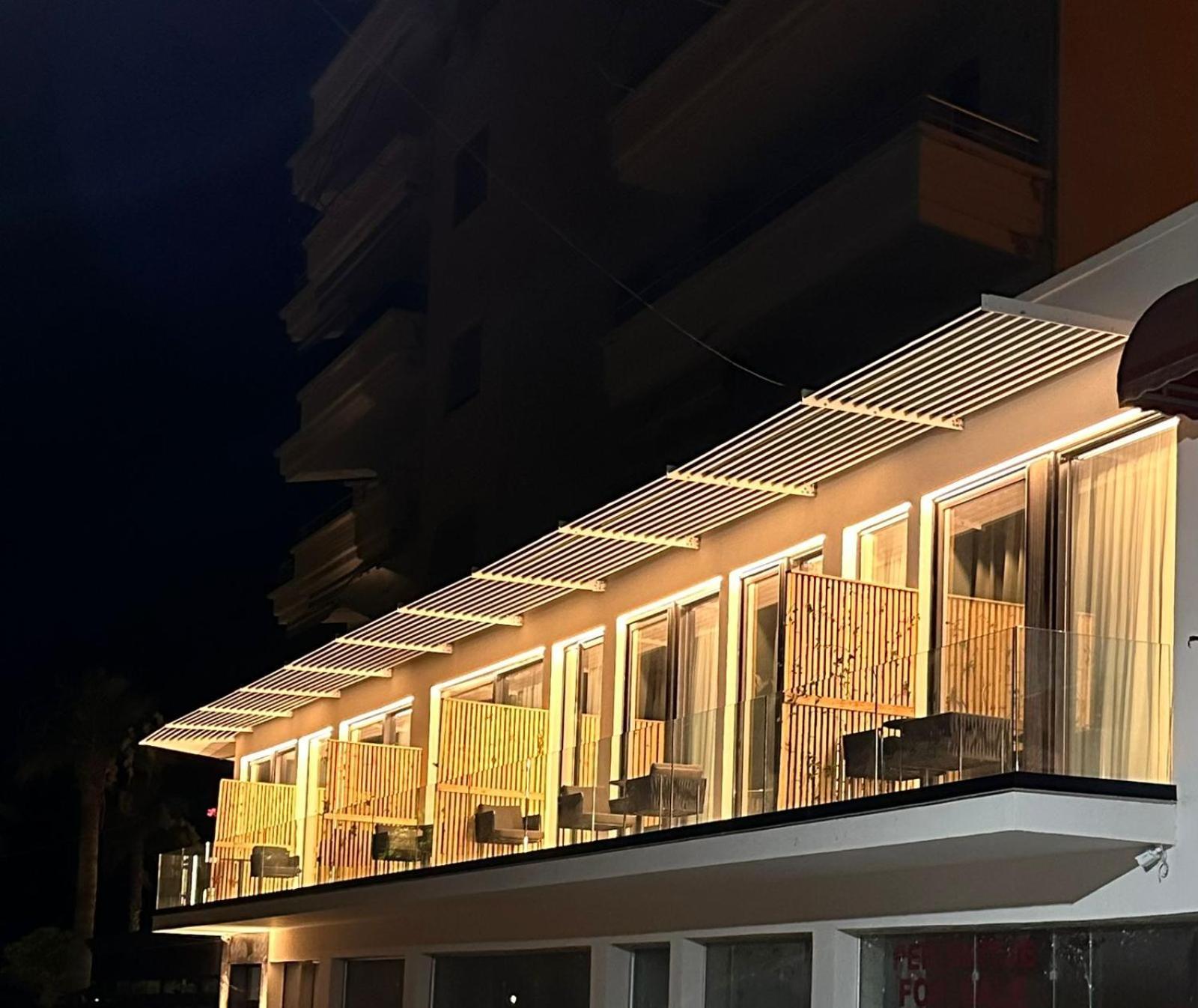 Vlorë Charm Hotel מראה חיצוני תמונה