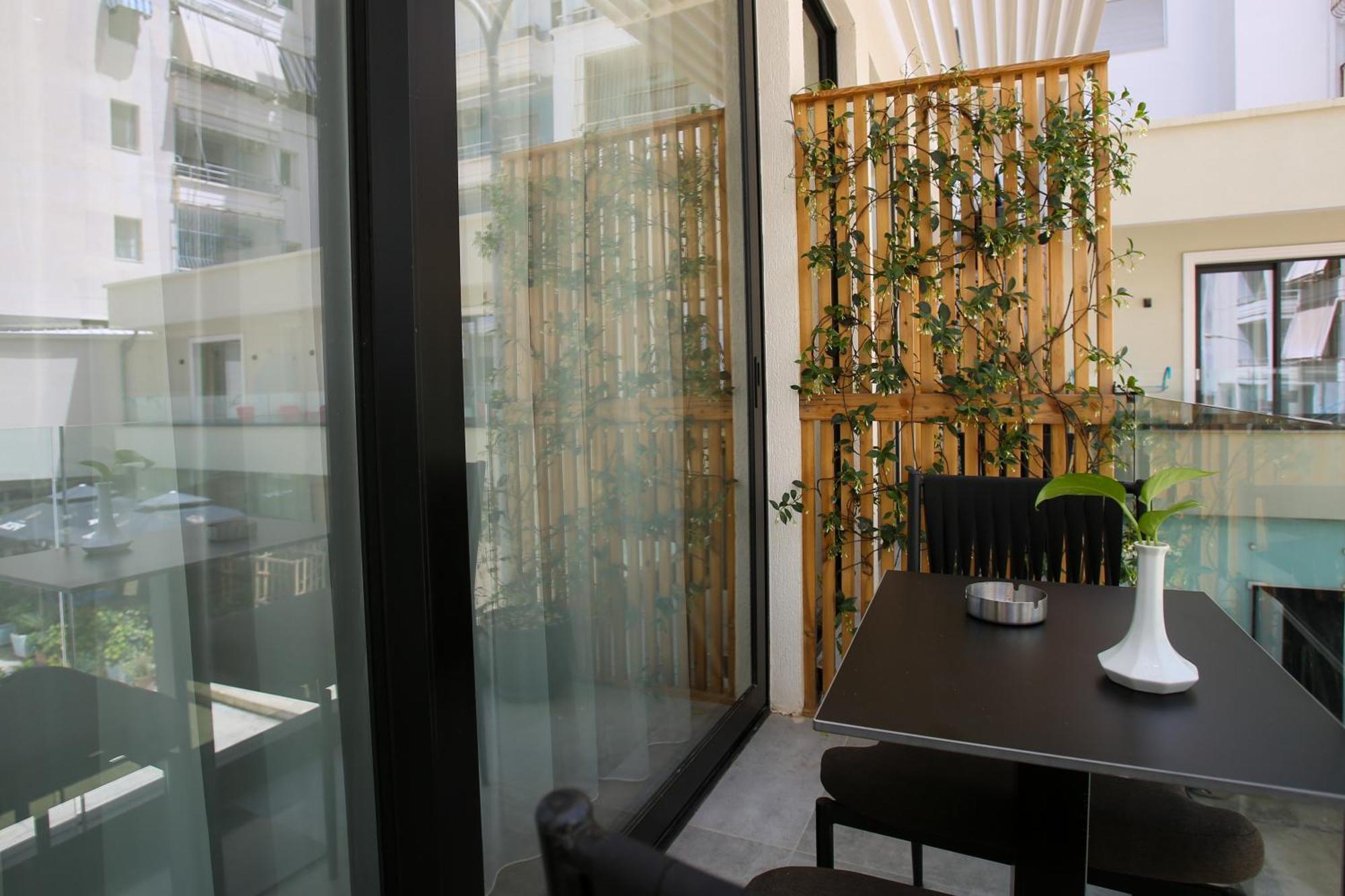Vlorë Charm Hotel מראה חיצוני תמונה